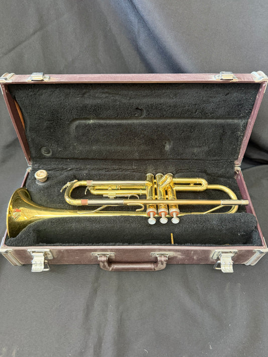 Yamaha YTR-2320 Trumpet — with Case, Mouthpiece & Valve Oil