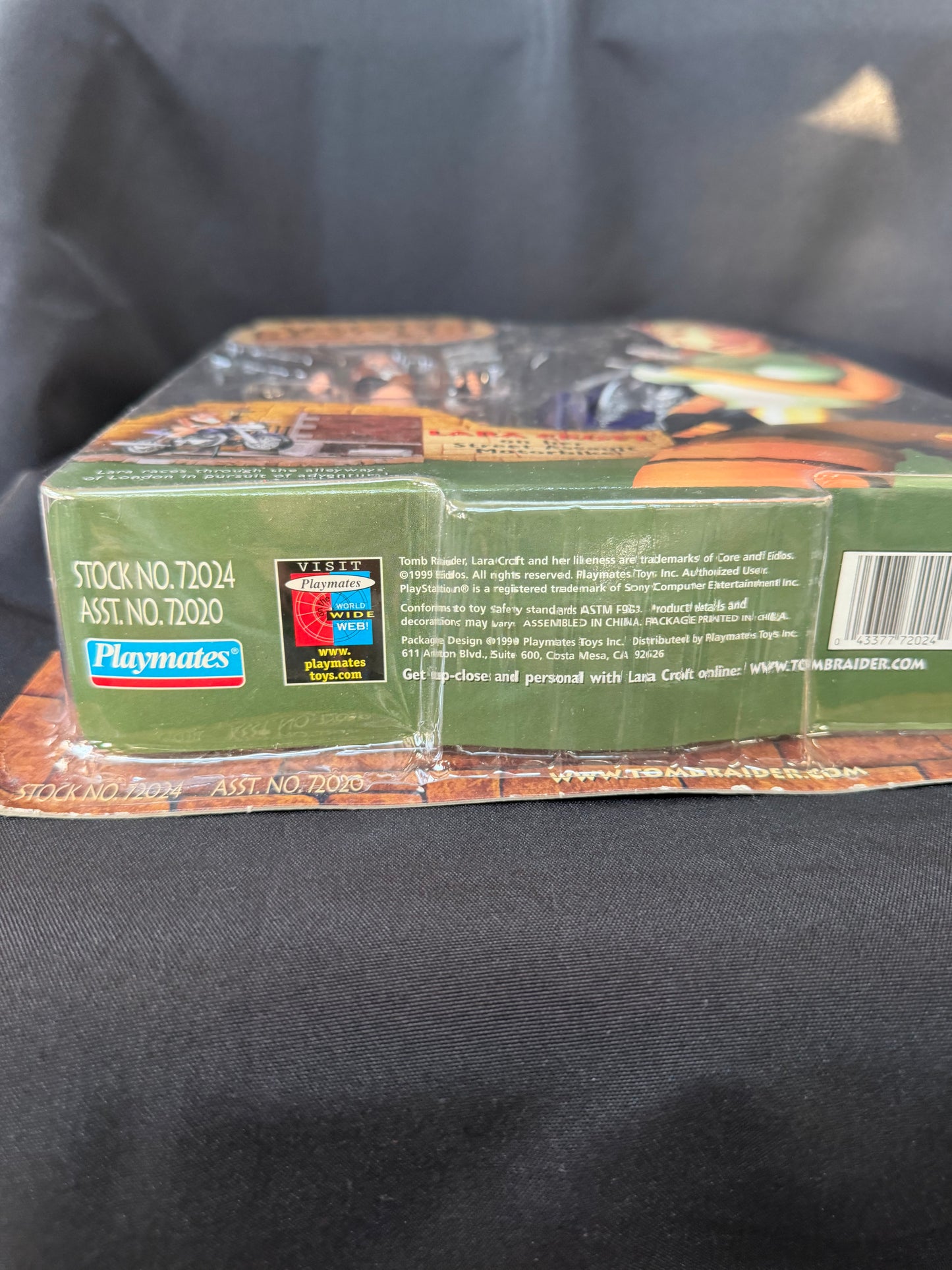 Tomb Raider Playmates Lara Croft Street Assault Motorbike Figure (1999)