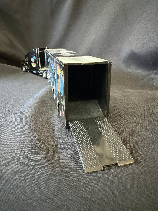 Hot Wheels NASCAR Die-Cast Hauler – Mark Martin #6 Pfizer Racing Team