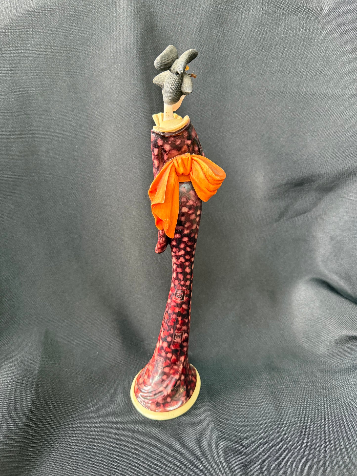 Japanese Maiko Geisha Figurine - Patterned Kimono
