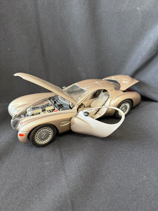 Guiloy 1995 Chrysler Atlantic Concept Car - TLMC 1:18 Scale Diecast