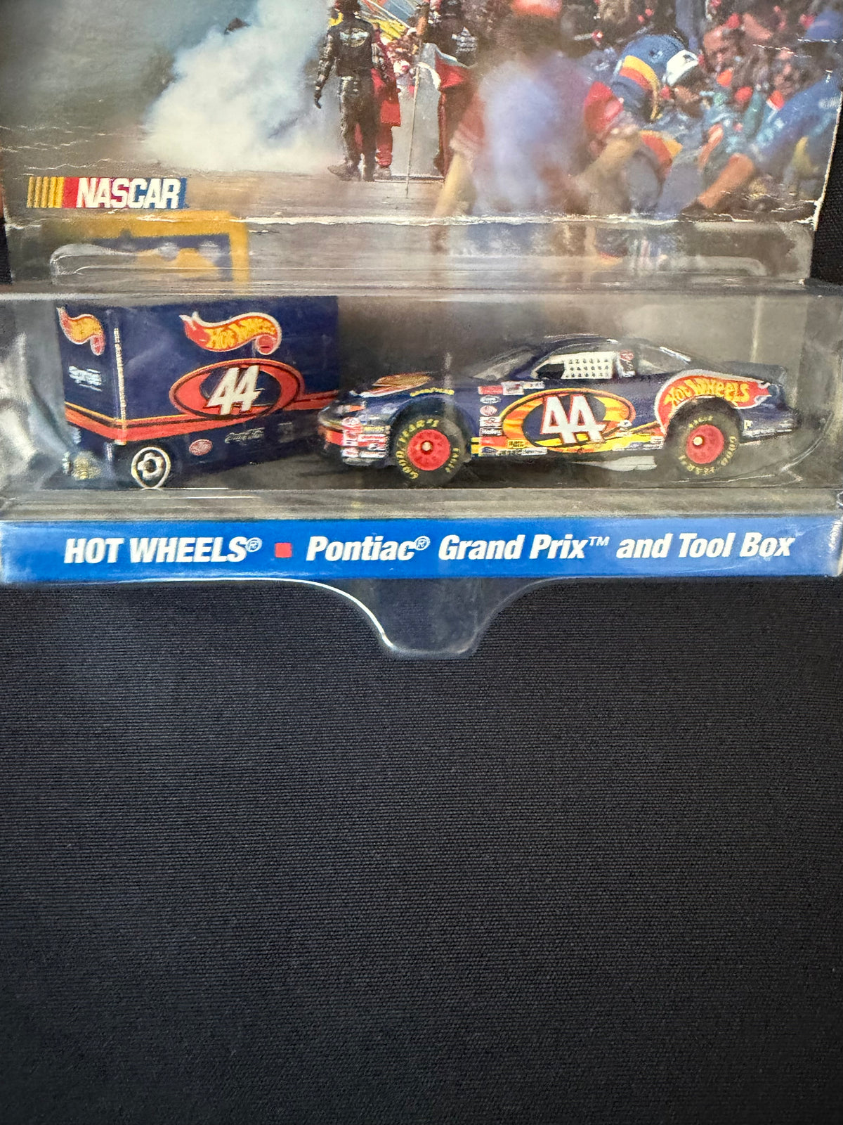Hot Wheels Racing — 1999 Pontiac Grand Prix, Kyle Petty Pit Crew with Tool Box