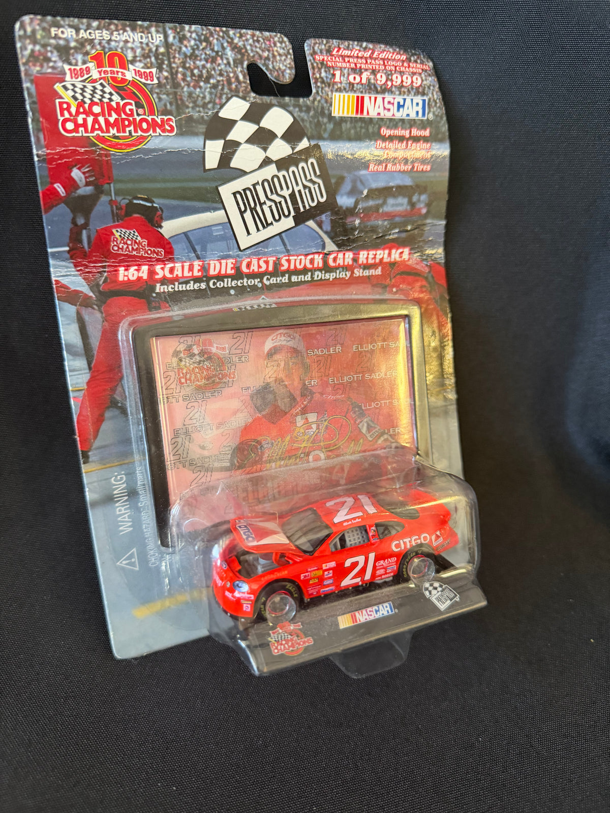 Racing Champions — Elliott Sadler’s #21 CITGO Stock Car, 1:64 Scale Die-Cast Replica (1999)