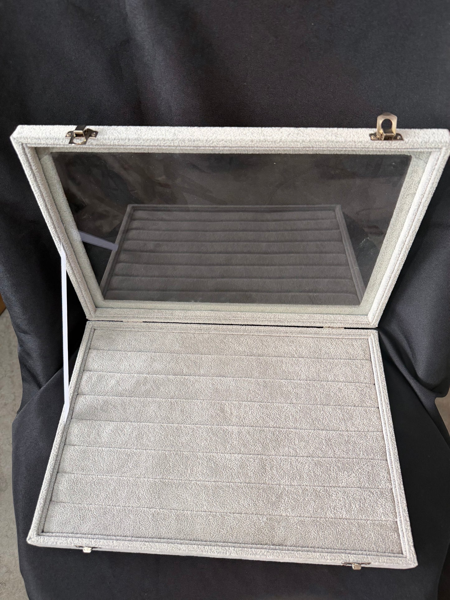 Velvet Jewelry Display Box — Gray