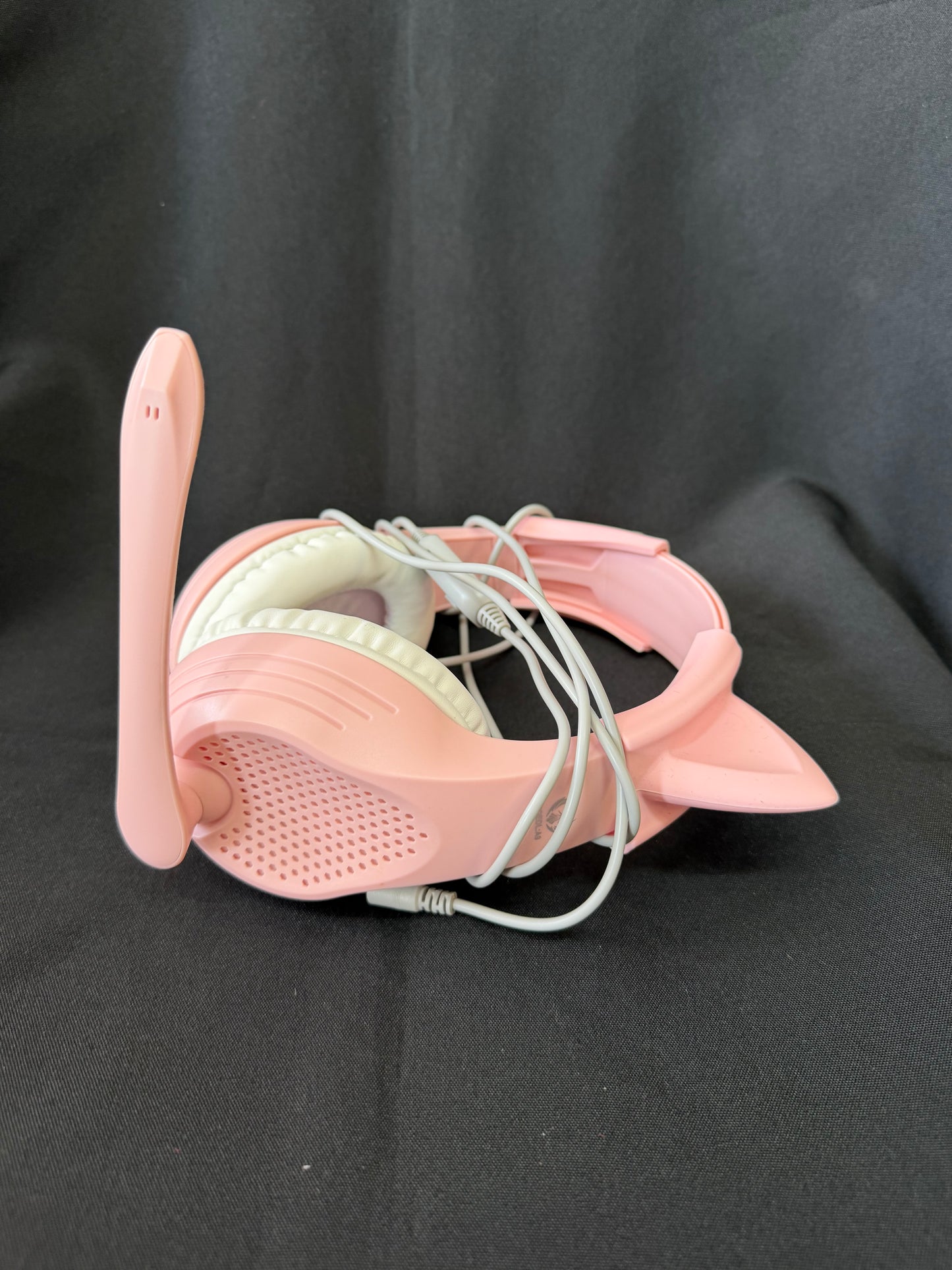 Model A9 Anivia Wired Gaming Headset with Mic — Pink with Cat Ears