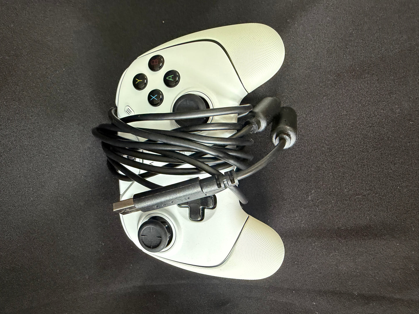 Razer Wolverine V2 Wired Controller – Xbox Series X/S