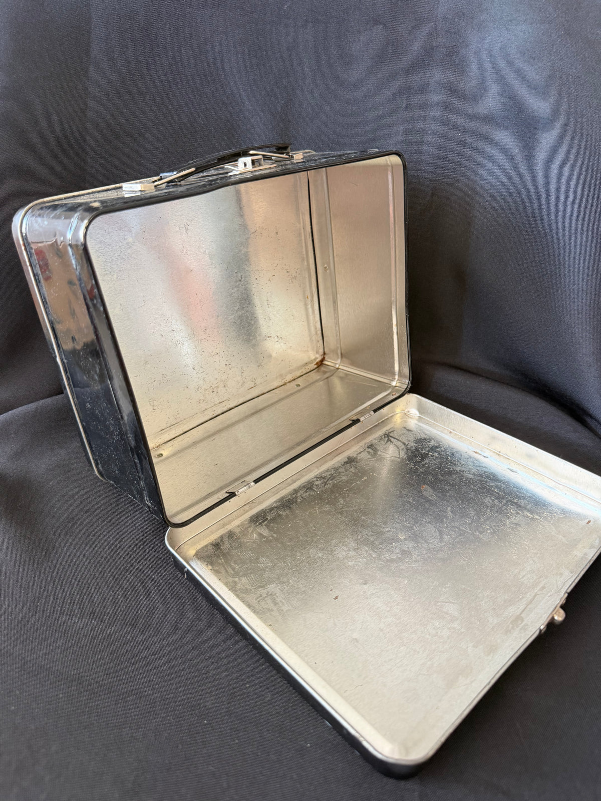 2007 Tin Lunch Box — The Legend of Zelda: Twilight Princess (Wii)