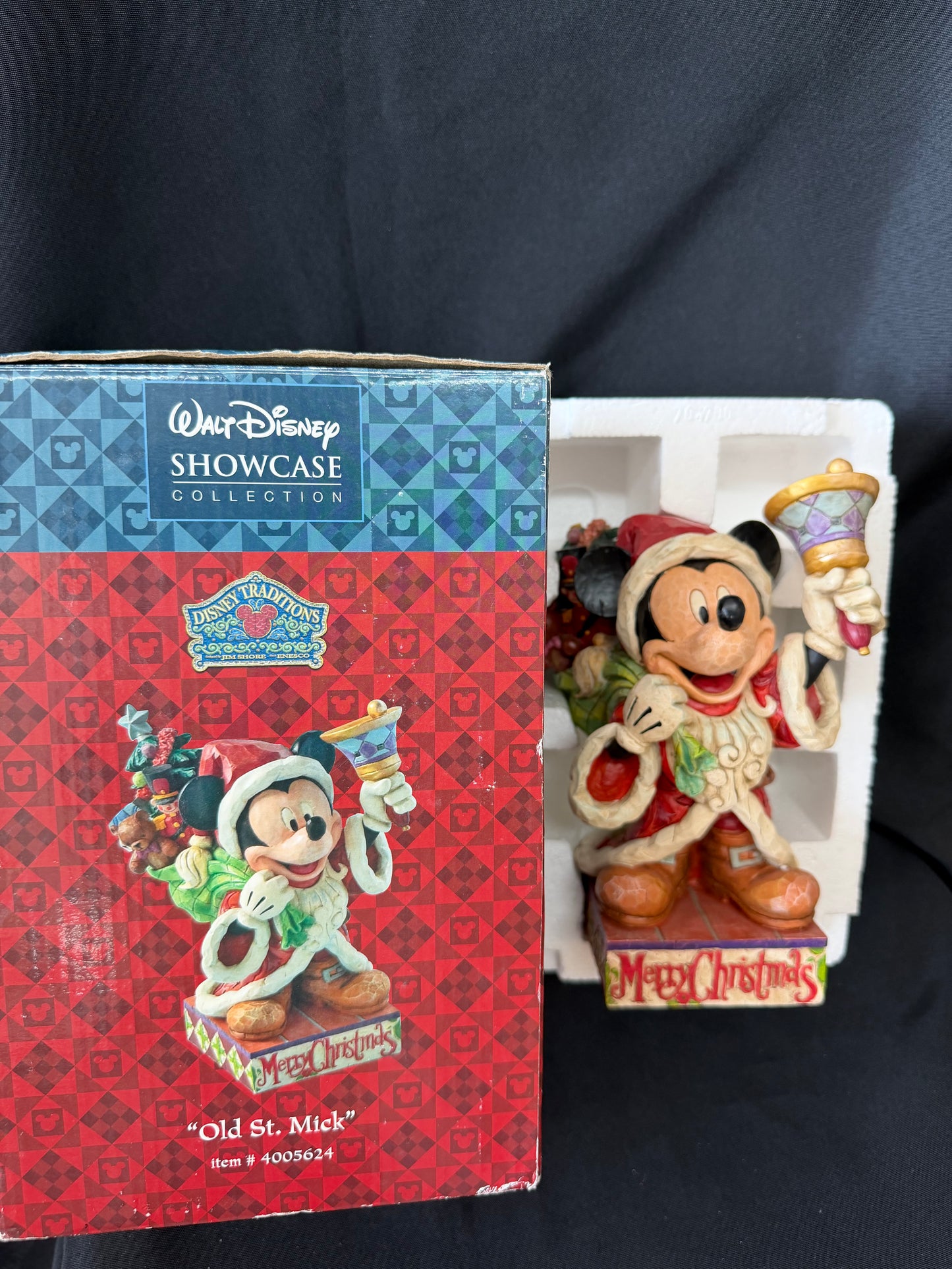 Disney Showcase — Jim Shore "Mickey's Old St. Mick" Enesco 2006 (Item #4005624)
