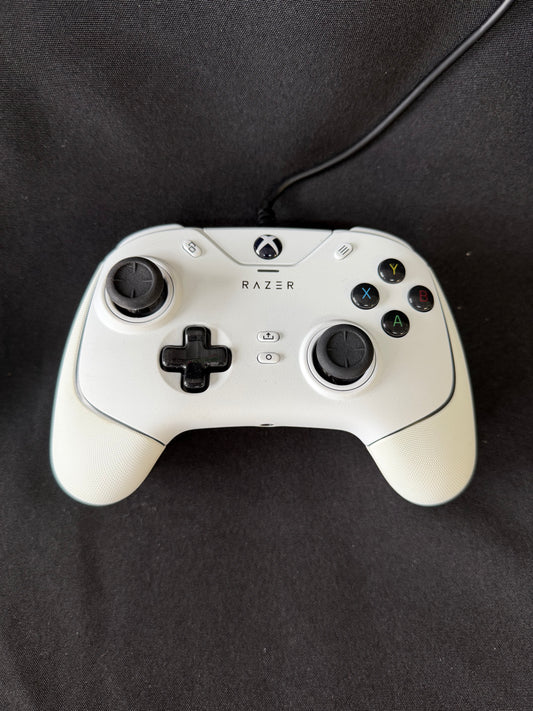 Razer Wolverine V2 Wired Controller – Xbox Series X/S