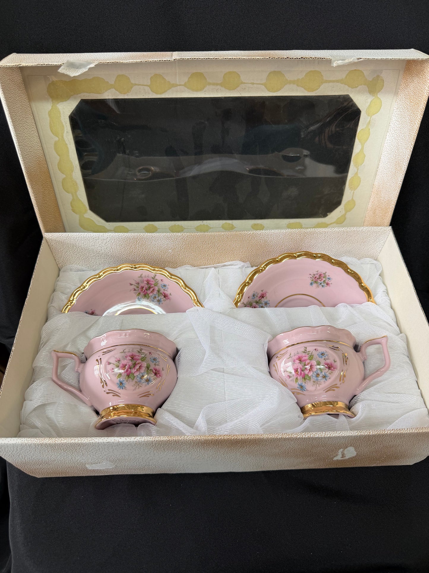 Amfora Bohemia Porcelain Tea Set - Pink