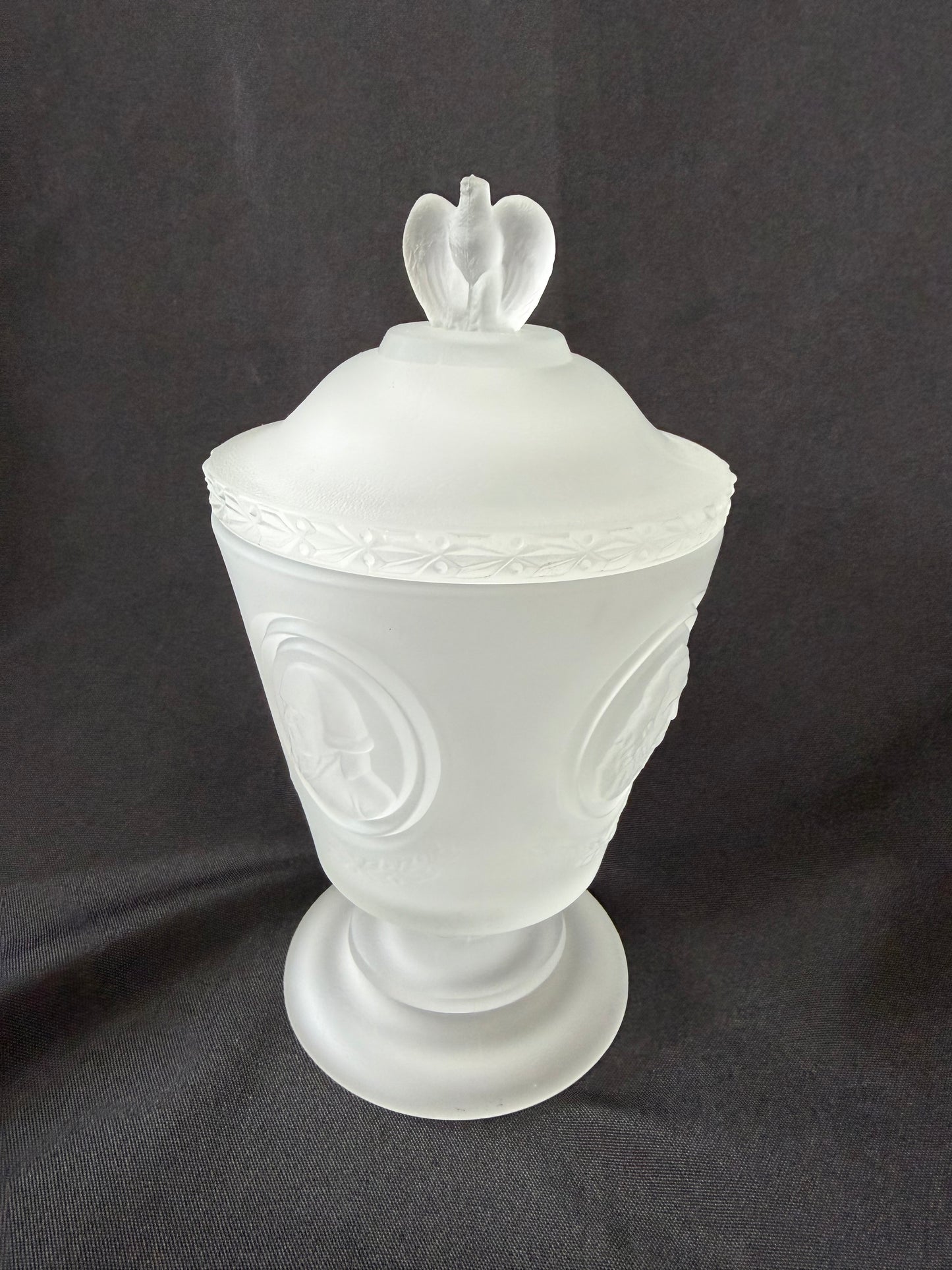 Fenton — 1976 Bicentennial Commemorative Frosted Lidded Candy Dish