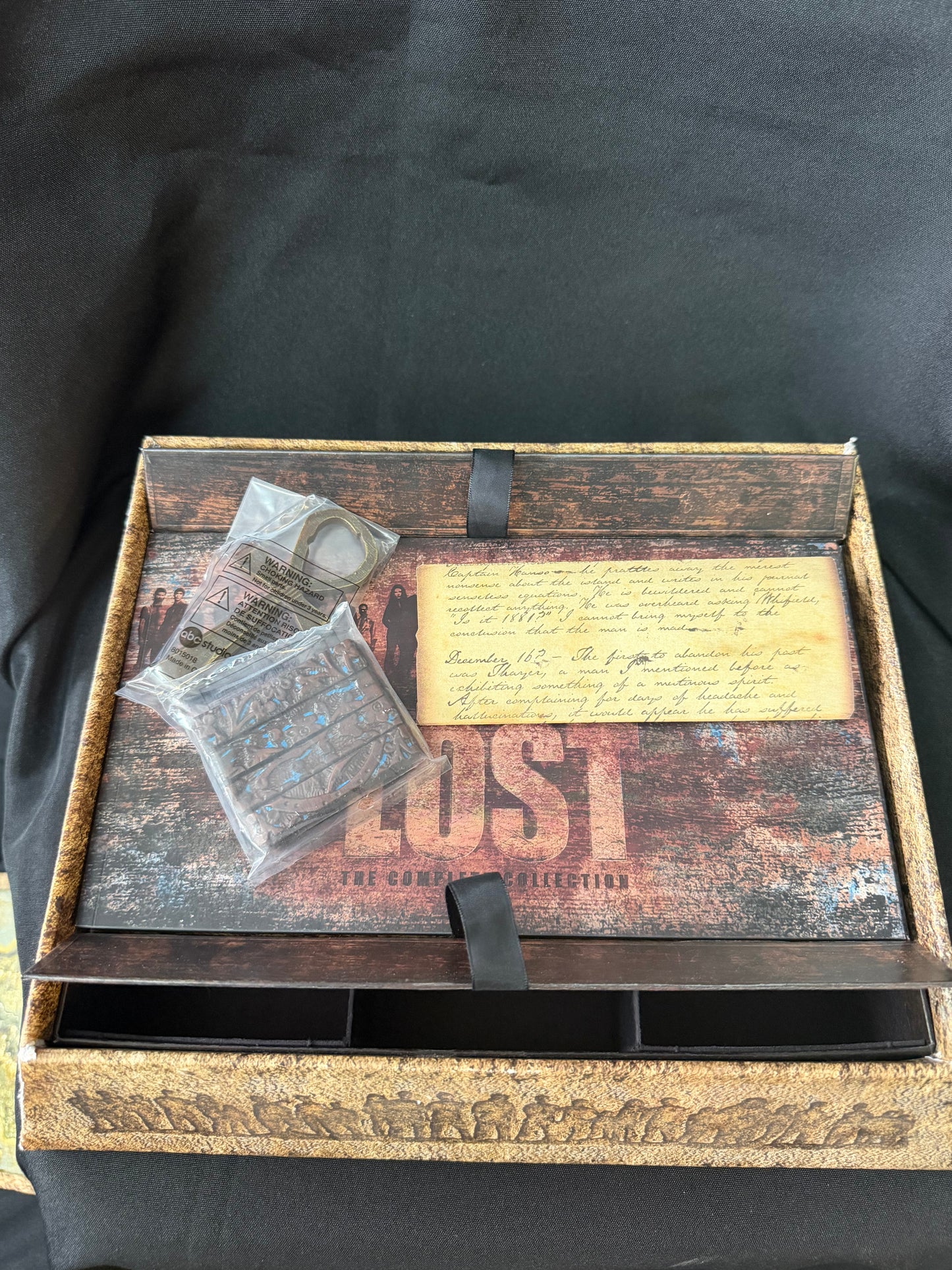 Lost: The Complete Series Ultimate Collection (Blu-Ray, Pyramid Box)