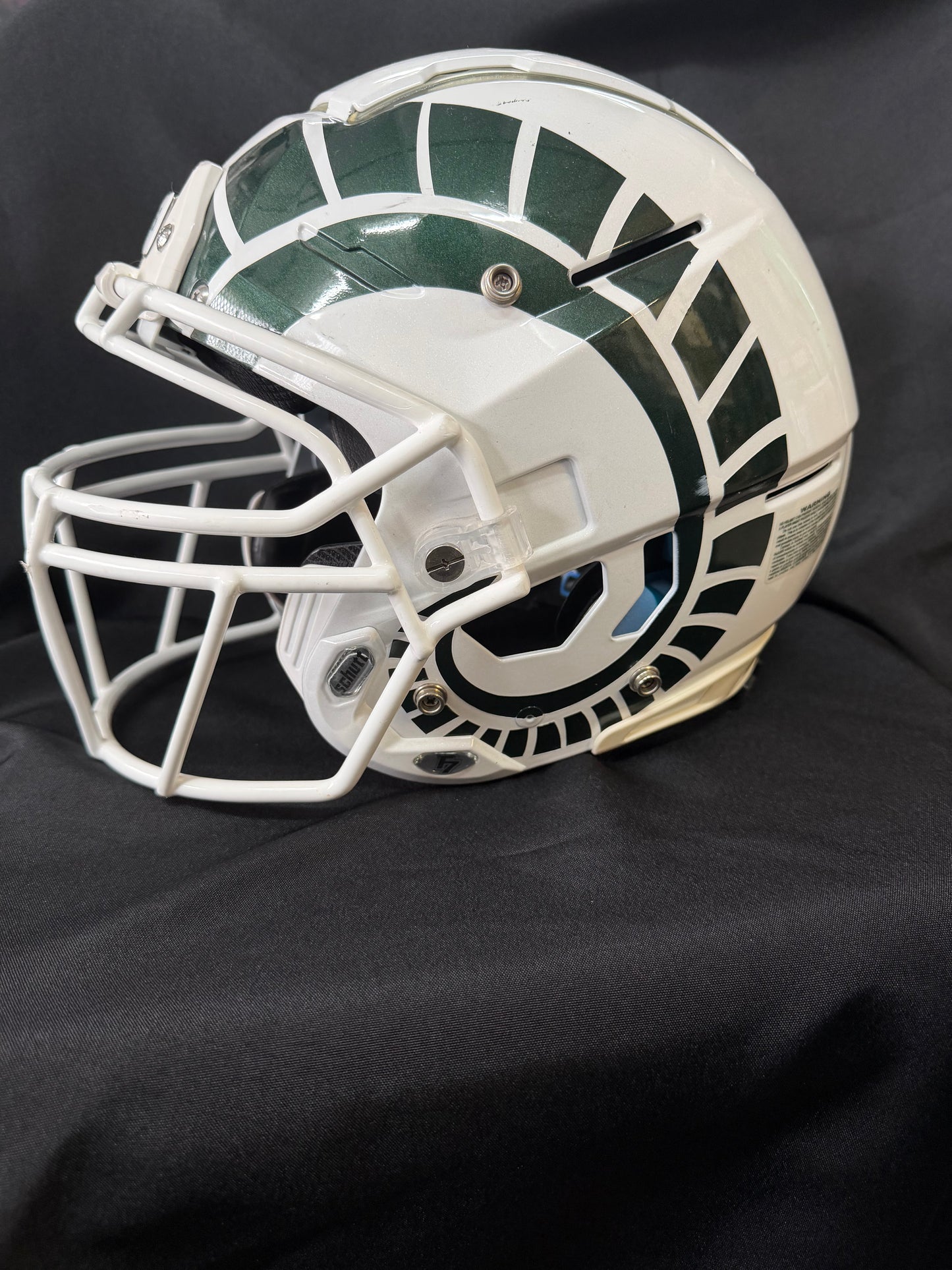 Schutt F7 VTD Football Helmet (size Medium)