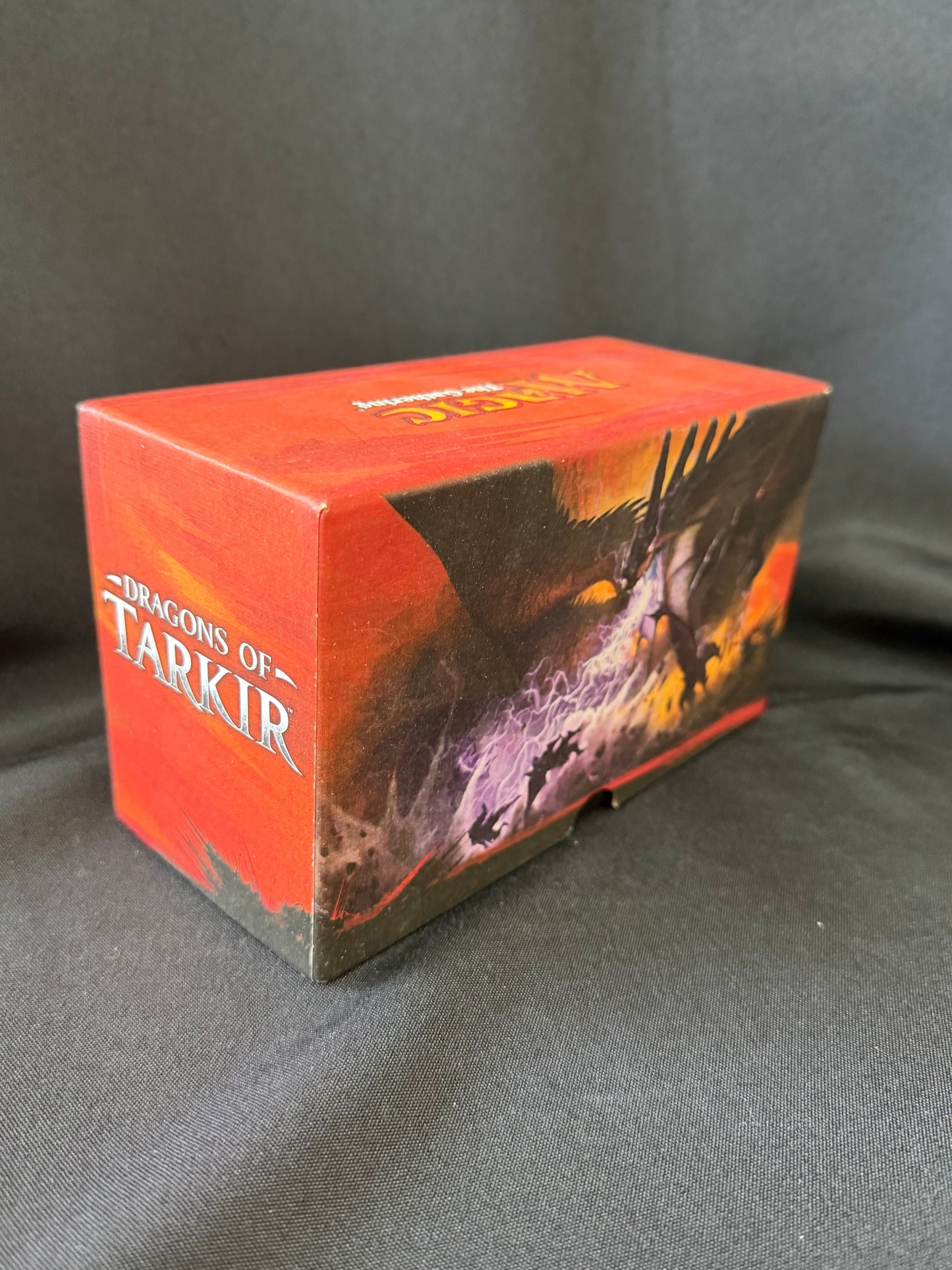 Magic: The Gathering — Card Assortment Stored in Dragons of Tarkir Booster Box