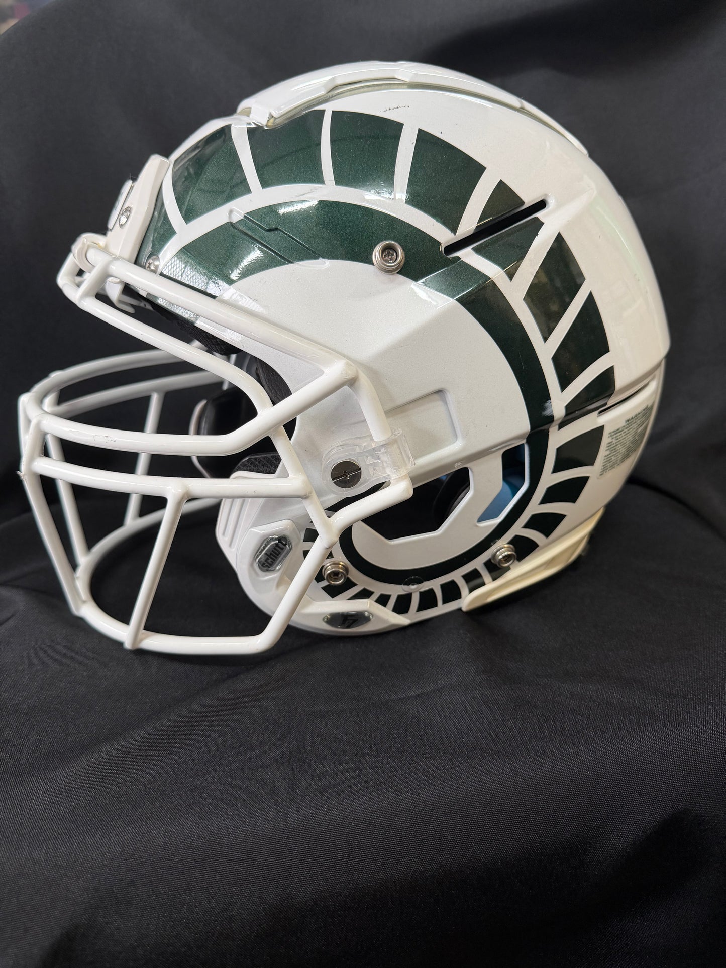 Schutt F7 VTD Football Helmet (size Medium)