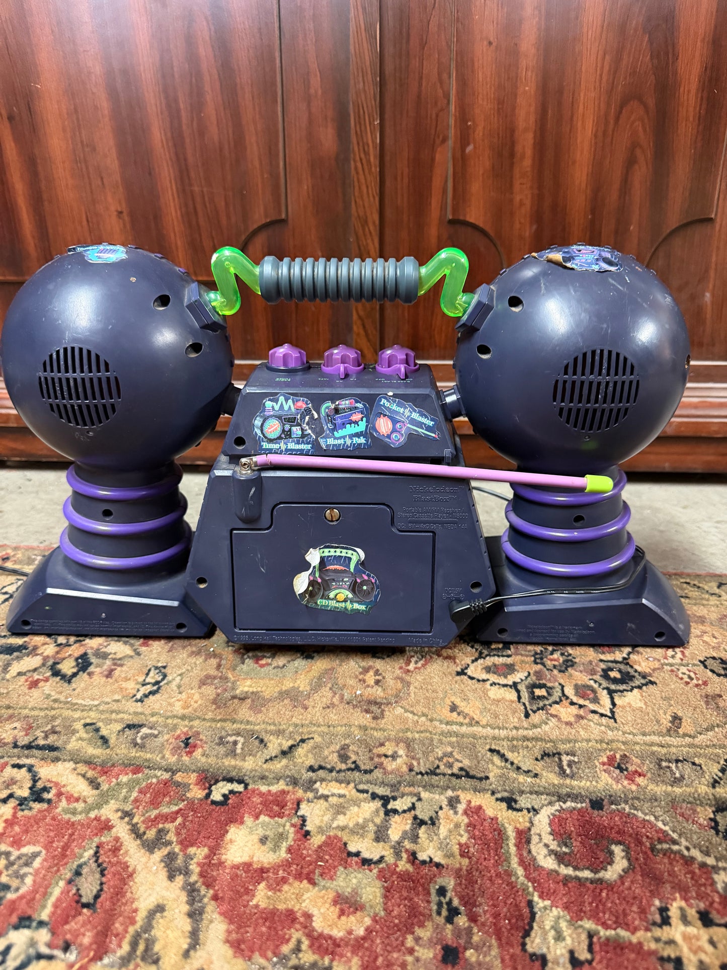 Vtg 1995 Nickelodeon BlastBox AM/FM radio & cassette player