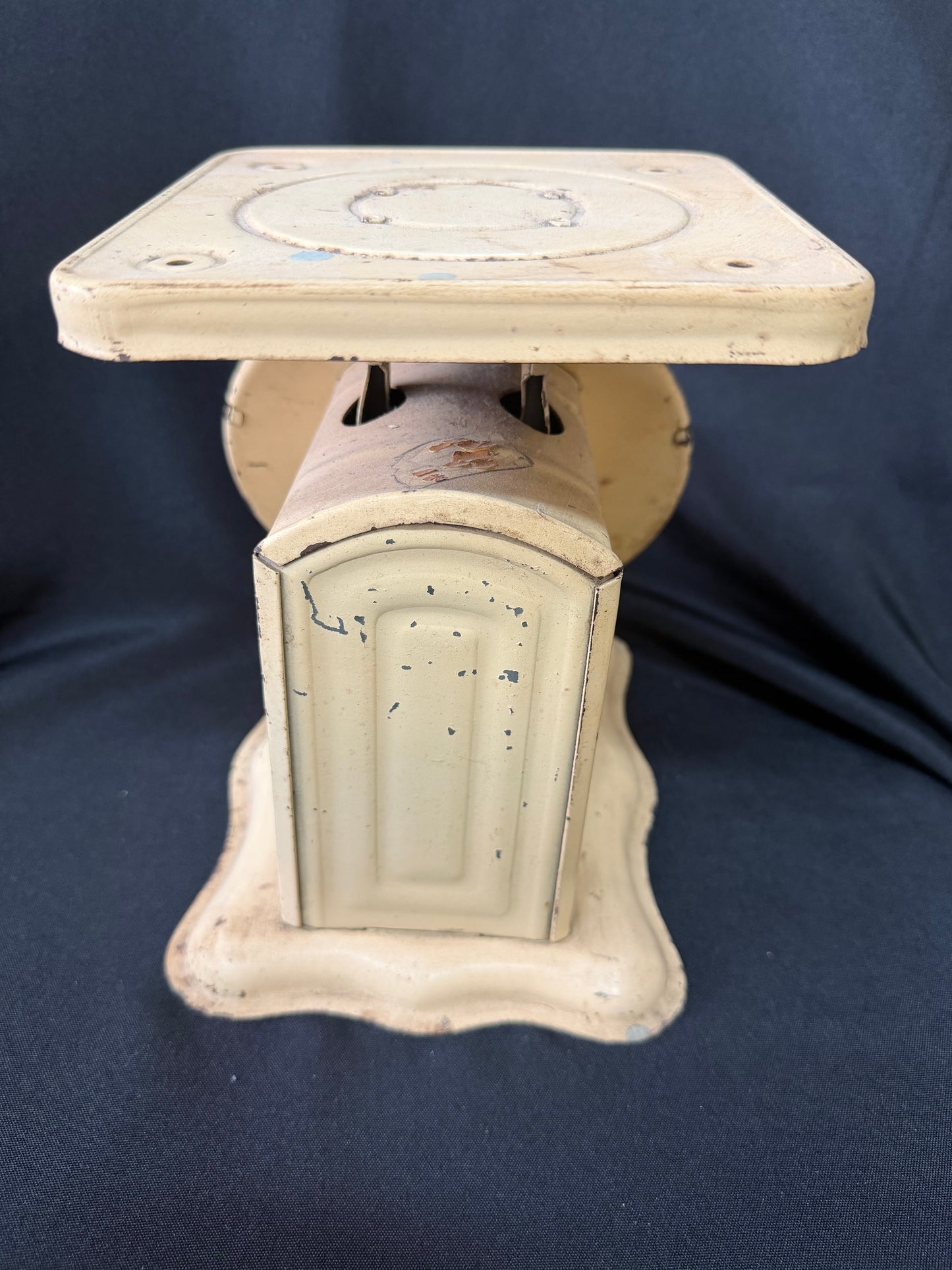 Vintage American Family Nursery Scale - 30lbs