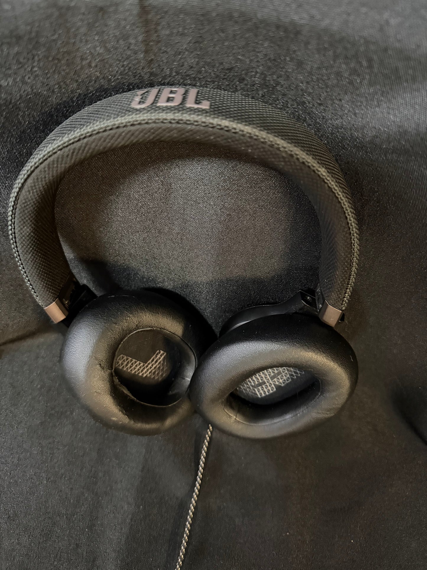 JBL Live 660 Bluetooth Wired Over-Ear Headphones - Black (tested + working)
