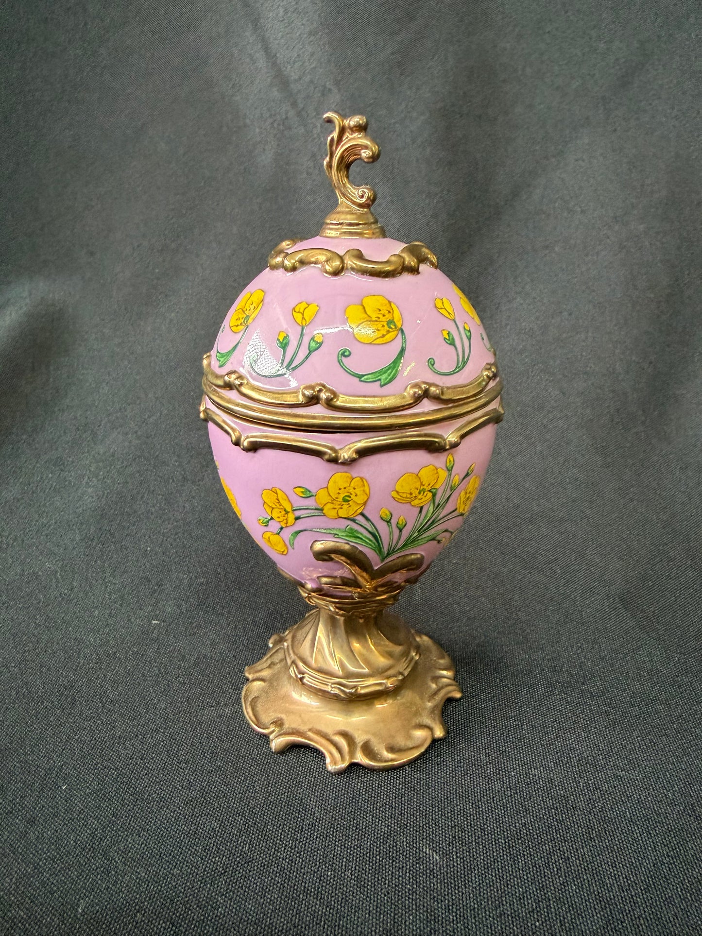House of Fabergé "Buttercup" Musical Egg - Pink