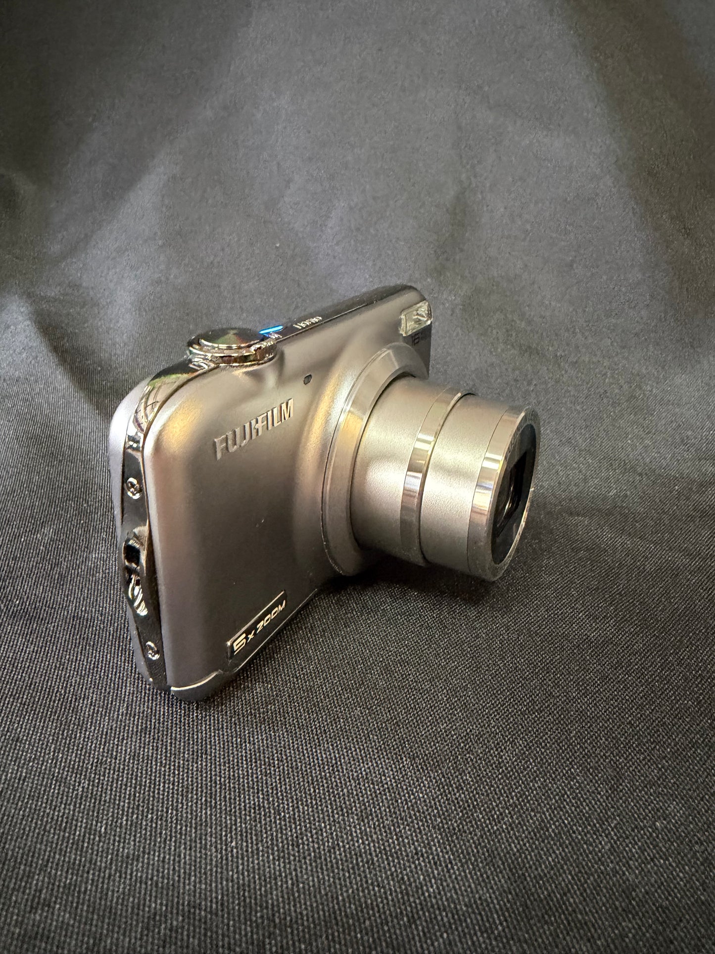 Fujifilm FinePix JX400 Silver Compact Digital Camera
