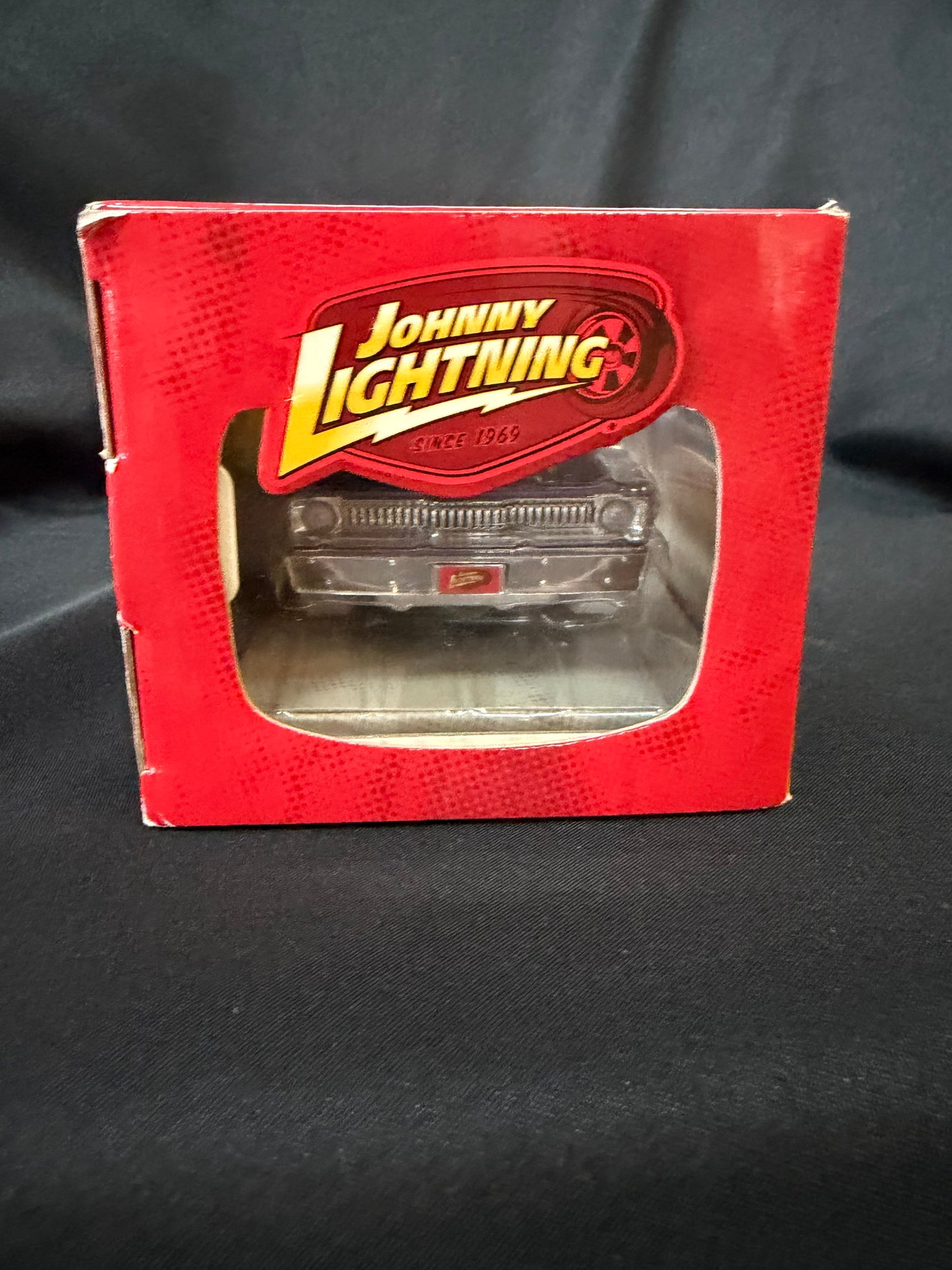 Johnny Lightning Muscle Cars R25 '71 Plymouth Duster 240 - Die-Cast (1:24)