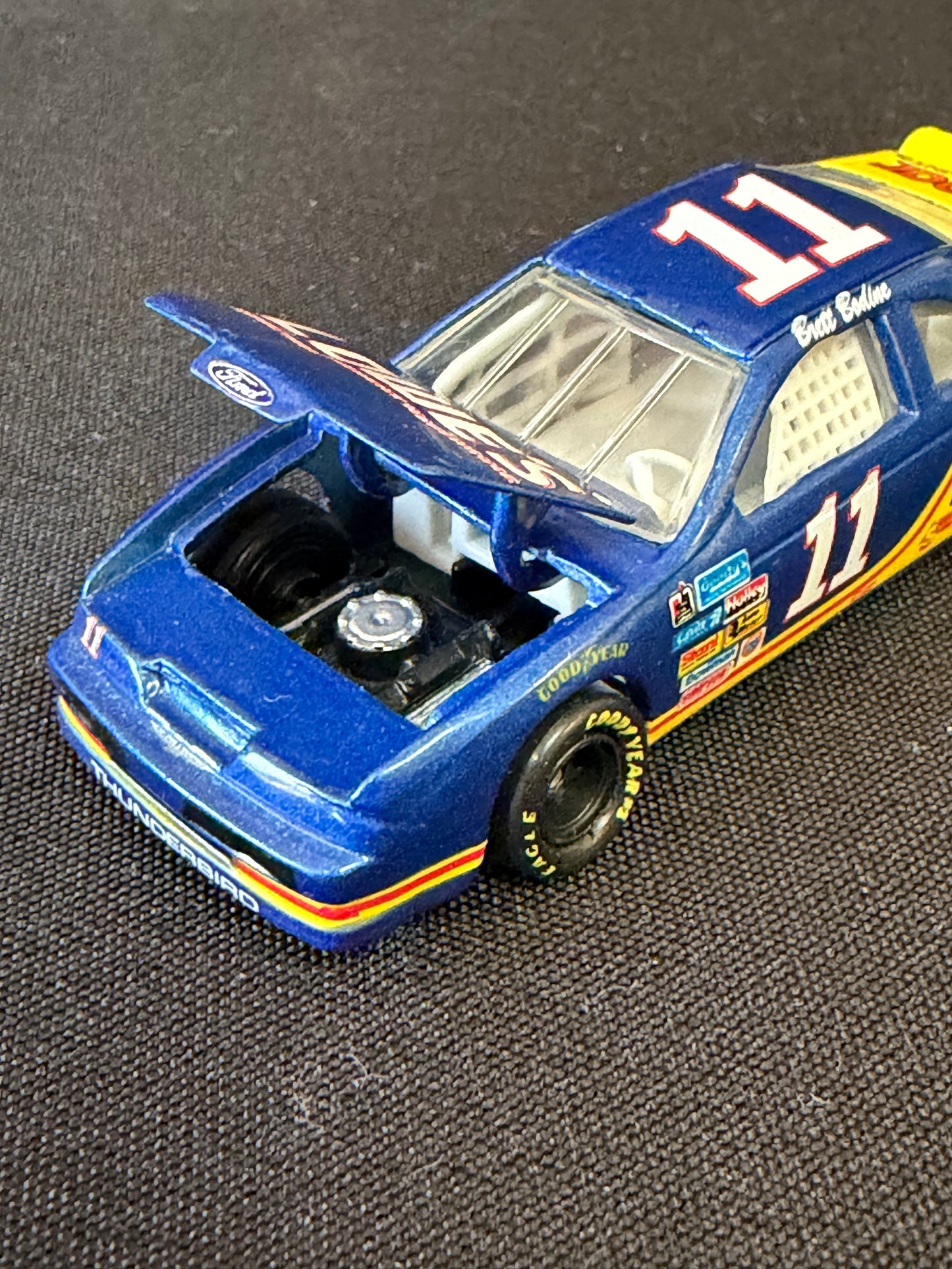 Brett Bodine #11 Lowe's Ford Thunderbird 1991 NASCAR Die-cast Racing Car