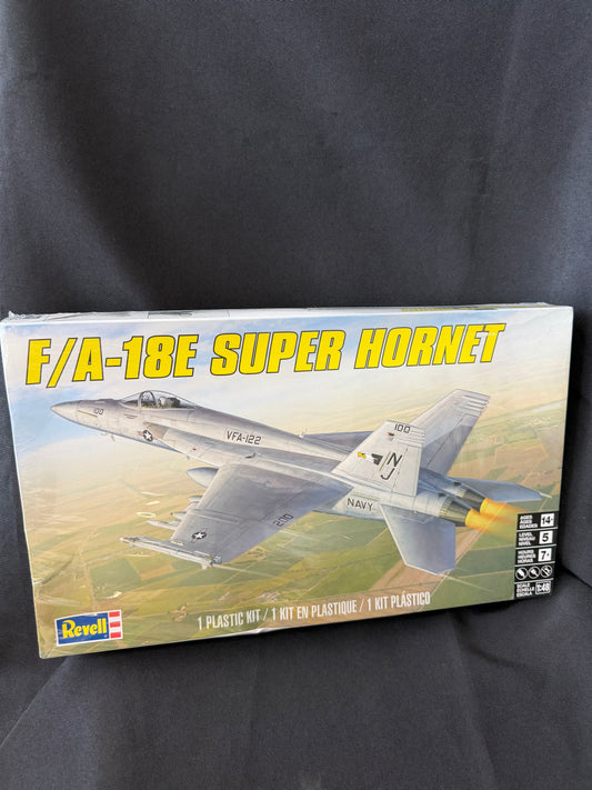 Revell F/A-18E Super Hornet Plastic Plane Model Kit (1:48)