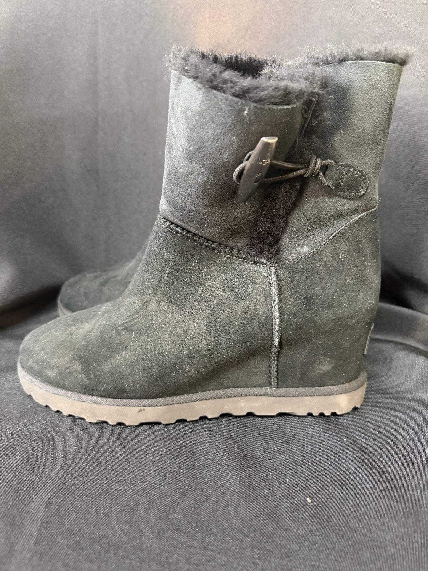UGG Classic Femme Toggle Wedge Boot Black Suede - Size 8