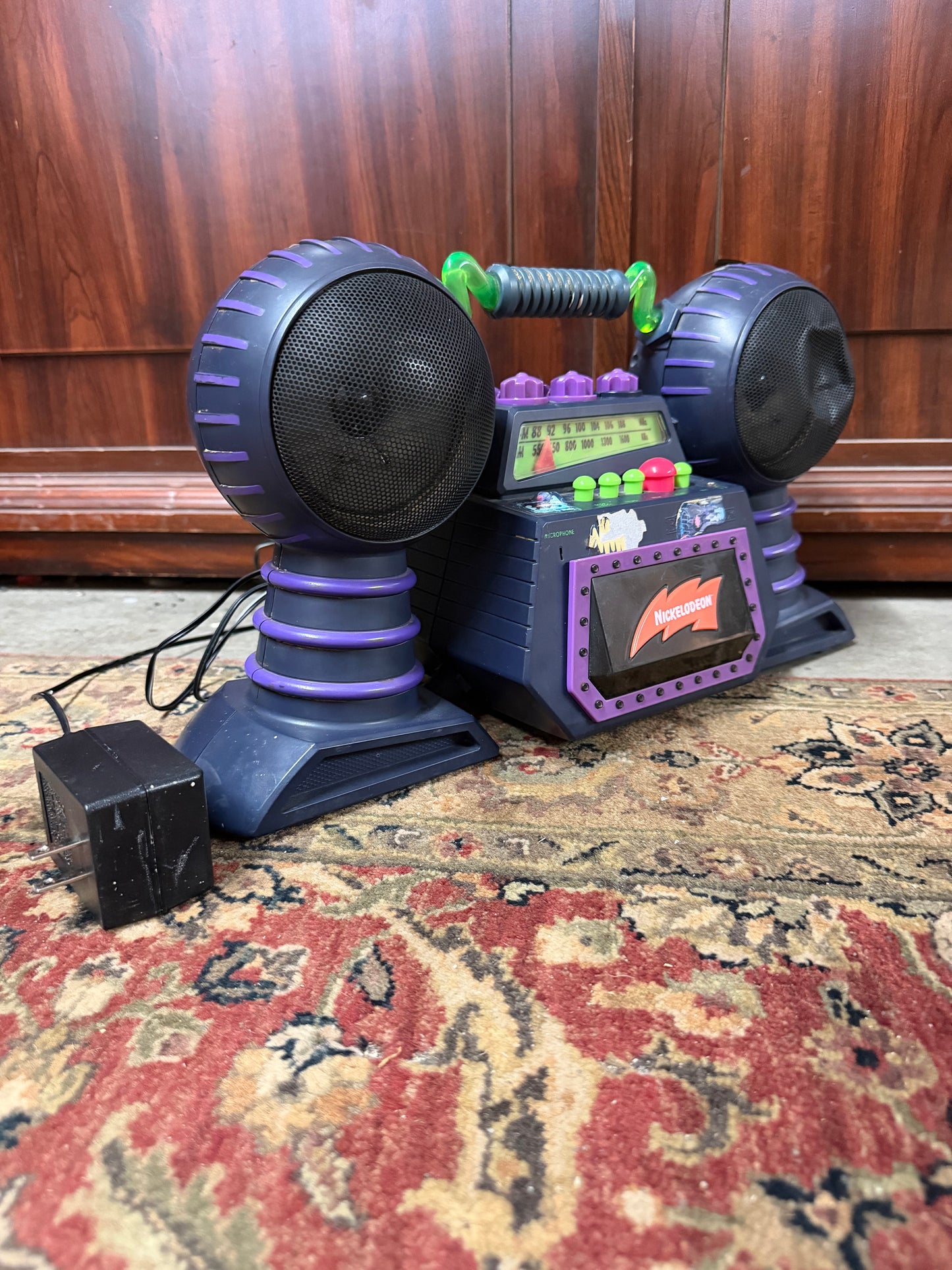 Vtg 1995 Nickelodeon BlastBox AM/FM radio & cassette player