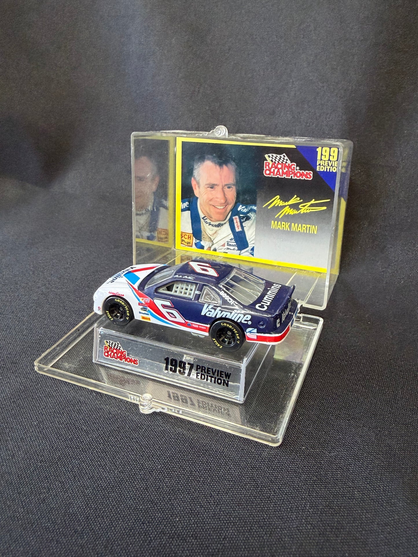 Racing Champions Die-Cast – Mark Martin #6 Ford Valvoline NASCAR