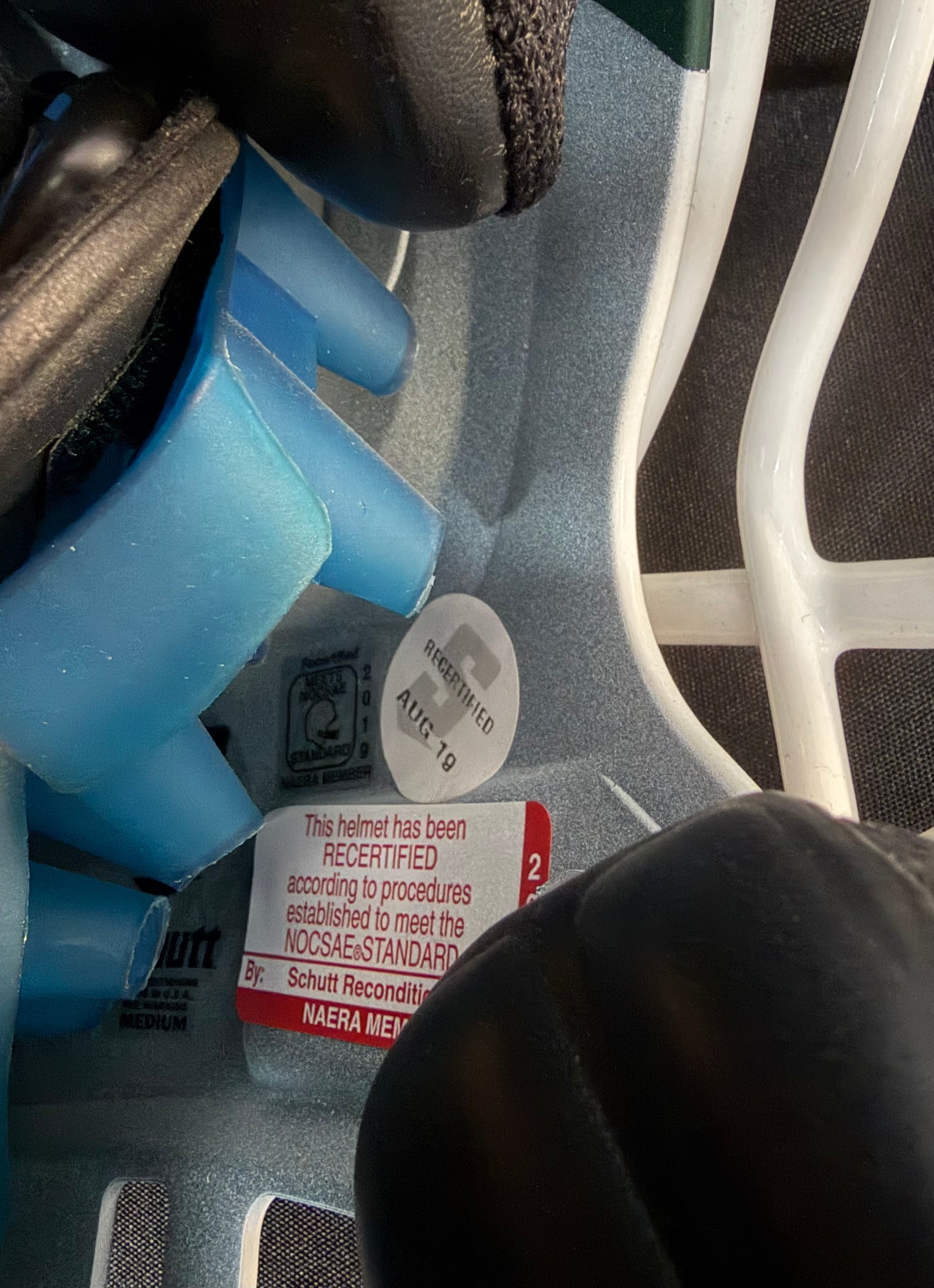 Schutt F7 VTD Football Helmet (size Medium)