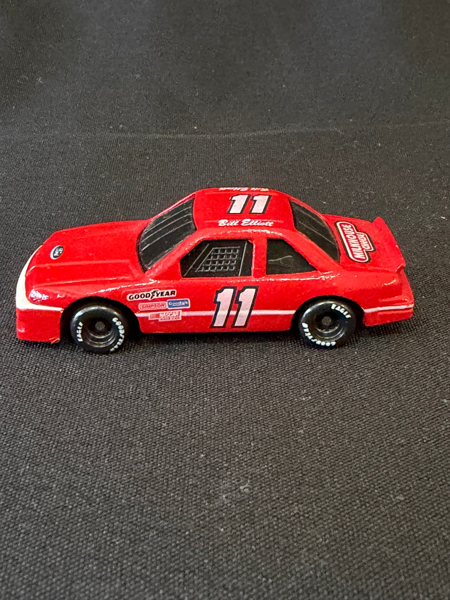 Racing Champions Die-Cast – Bill Elliott #11 Ford Thunderbird NASCAR