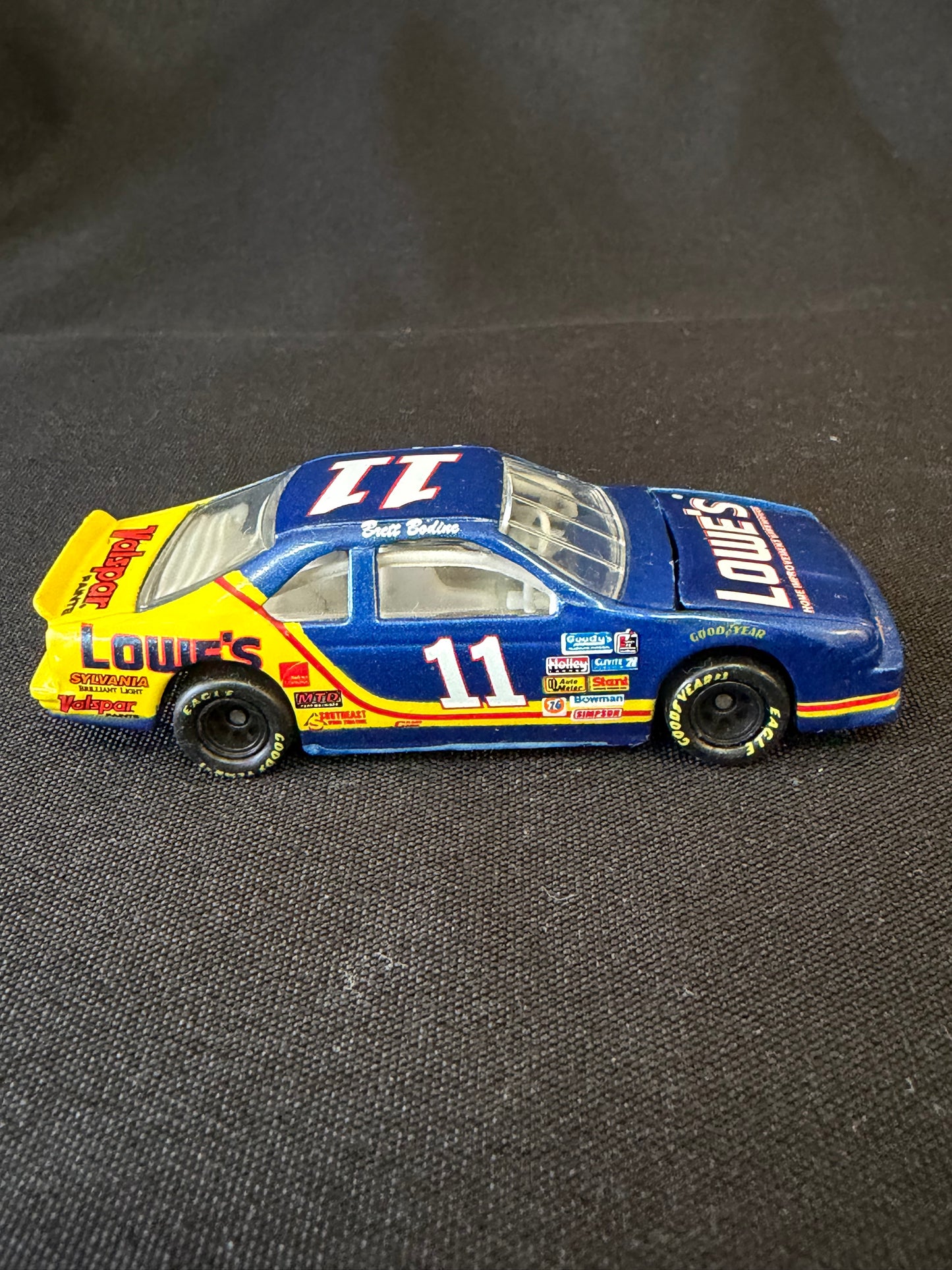 Brett Bodine #11 Lowe's Ford Thunderbird 1991 NASCAR Die-cast Racing Car