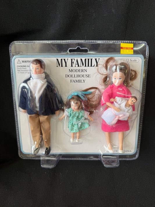 My Family Modern Dollhouse Doll Set — Town Square Miniatures (1:12 Scale)