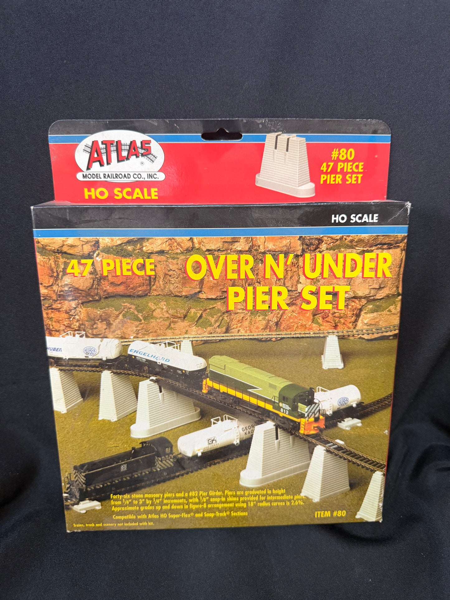 Over N' Under Pier set - Atlas Model Railroad Co., Inc.