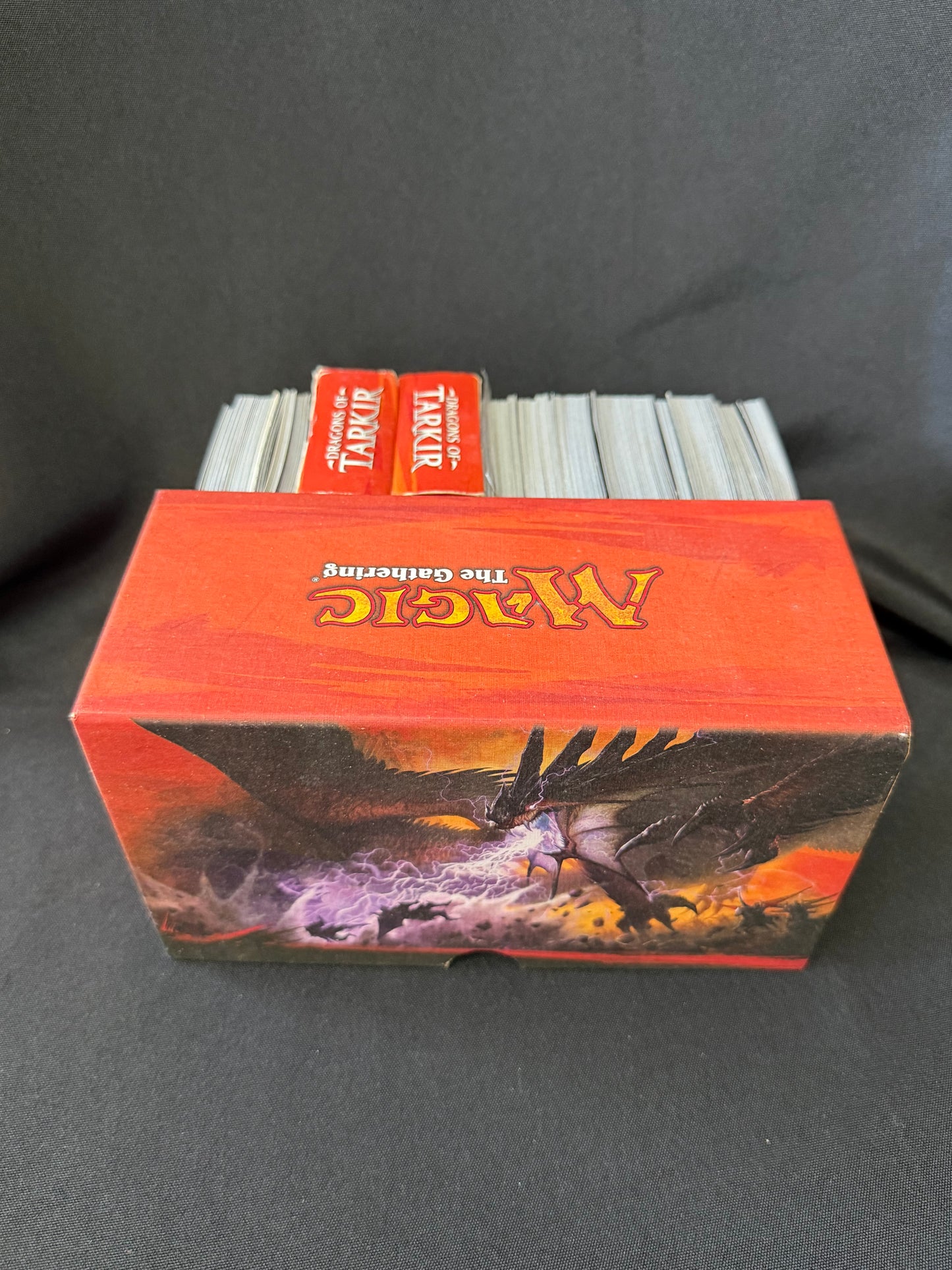 Magic: The Gathering — Card Assortment Stored in Dragons of Tarkir Booster Box