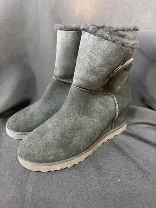 UGG Classic Femme Toggle Wedge Boot Black Suede - Size 8