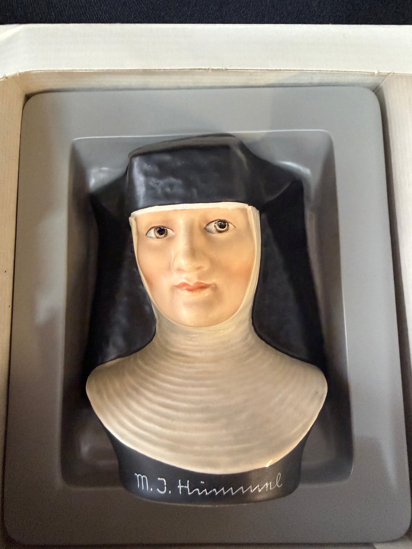 1978 Goebel Sister M.I. Hummel Nun Bust — Collectors Club Edition