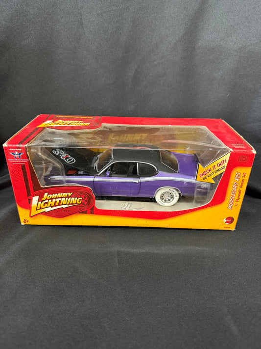 Johnny Lightning Muscle Cars R25 '71 Plymouth Duster 240 - Die-Cast (1:24)