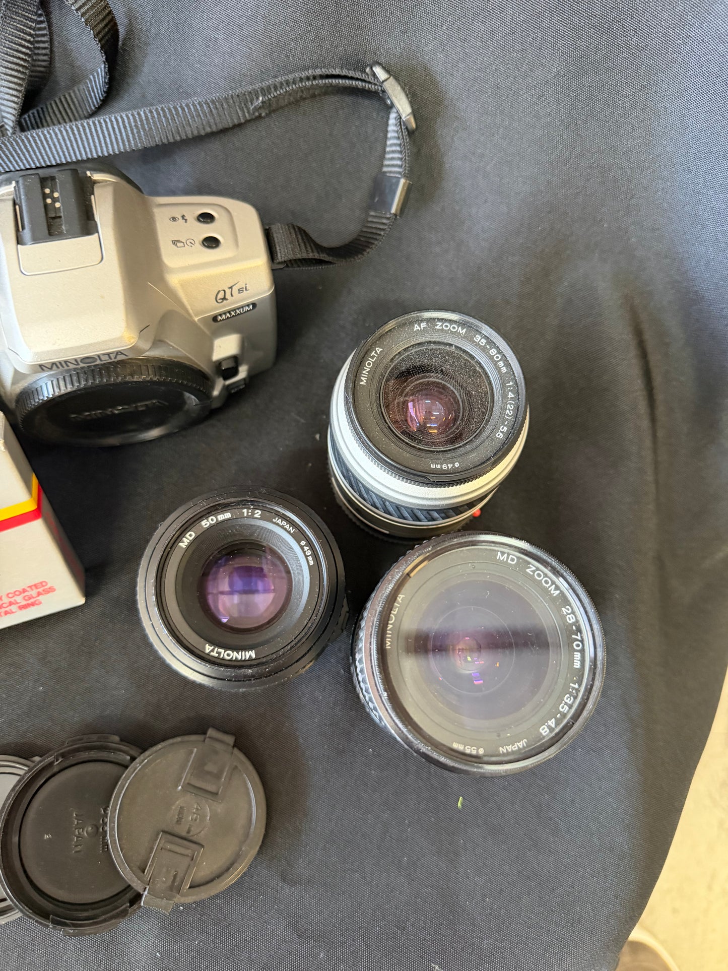 Minolta Maxxum QTsi 35mm film SLR camera - Full Set