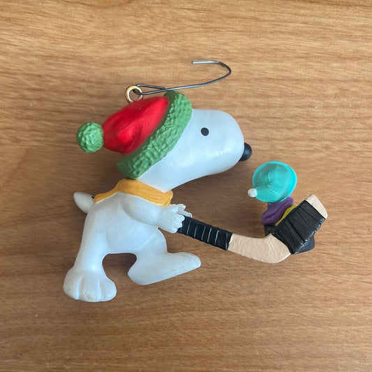 Hallmark Keepsake - Snoopy and Woodstock "Hitting the Ice" 1985
